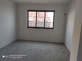万濠星城 5室2厅2卫 200m&sup2;
