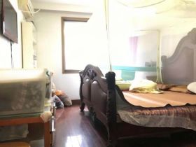 佳成花苑 4室2厅2卫 163m&sup2;