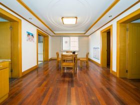 金鑫苑 4室2厅2卫 169.7m&sup2;