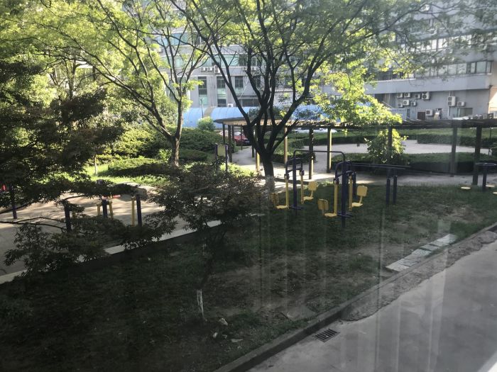 亚太苑 4室2厅1卫 4200m&sup2;