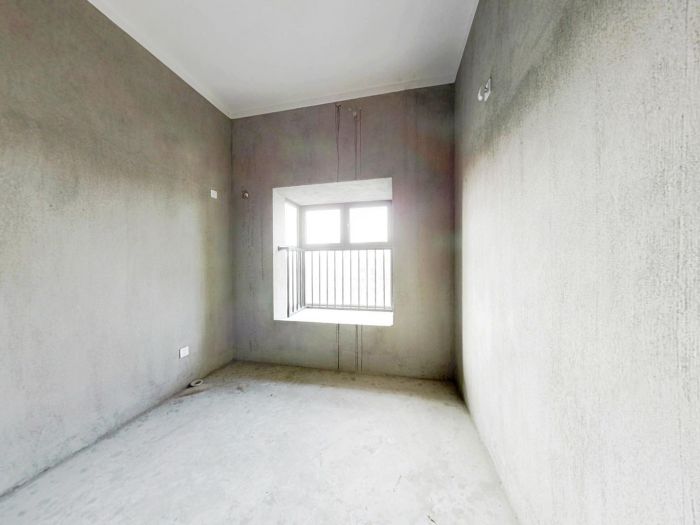 华强城 4室2厅2卫 158m²