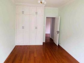 八仙花苑 3室1厅1卫 147m&sup2;