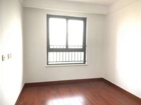 林肯公园 3室2厅2卫 113m&sup2;