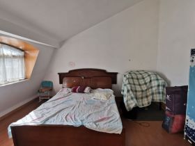 前景花苑 4室2厅2卫 141m&sup2;