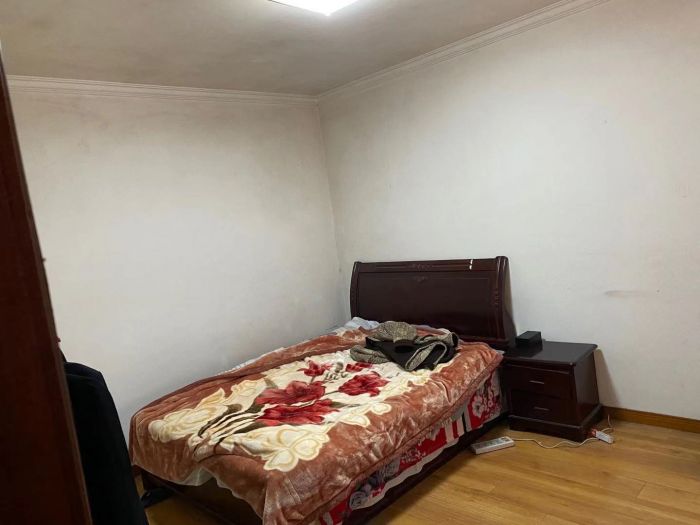 高迪晶城 3室2厅1卫 127m&sup2;