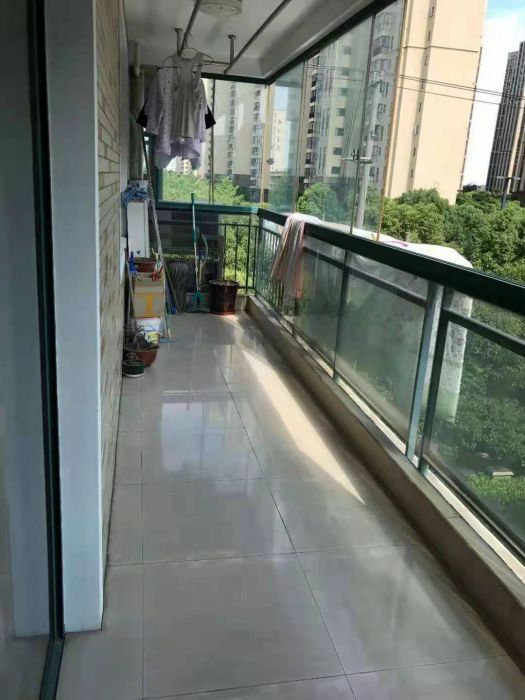 星湖花园 3室2厅2卫 158m&sup2;