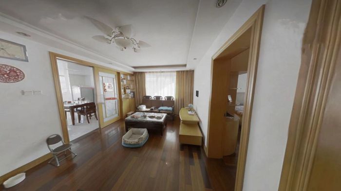 阳光花园 4室2厅2卫 148m&sup2;
