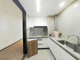 万科有湖（翡翠心湖） 3室2厅2卫 126m&sup2;
