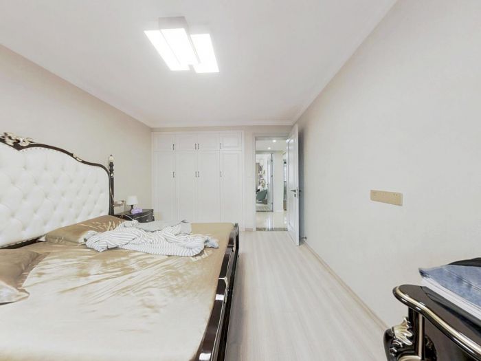 天山花苑 3室2厅1卫 141m&sup2;
