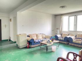 春晖花园 4室1厅2卫 173m²