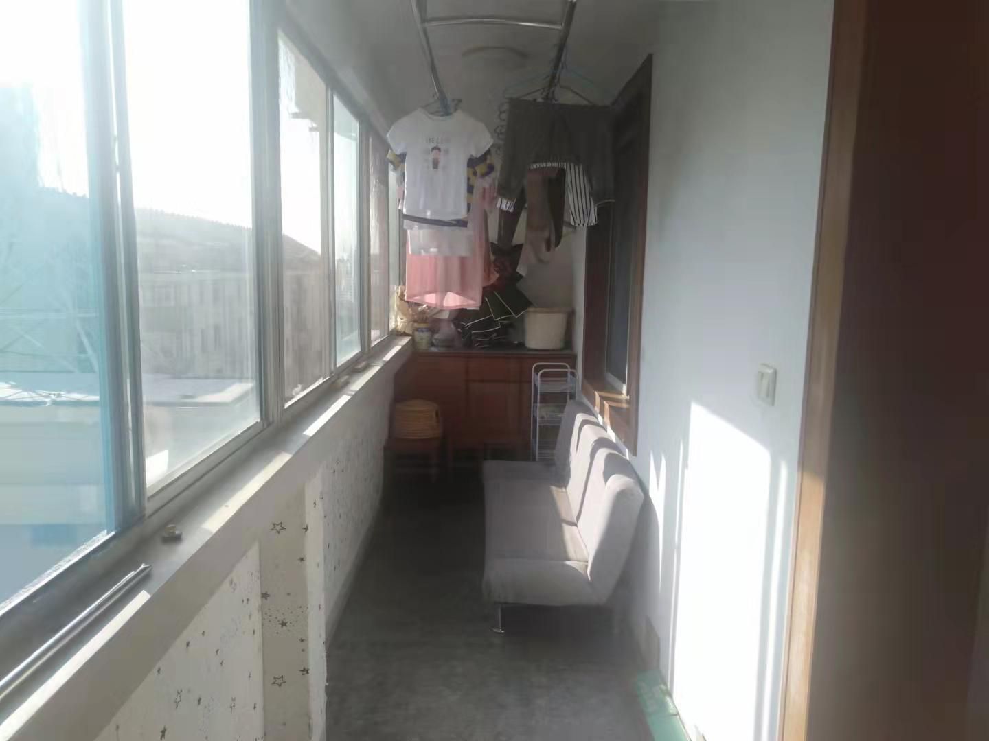 易家桥新村 3室1厅1卫 104m&sup2;