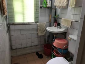 城港新村 3室1厅1卫 78m&sup2;