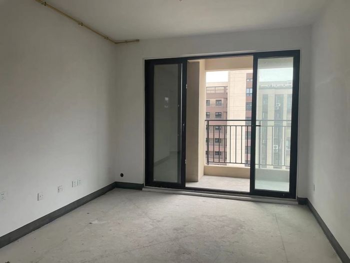 绿地新里城 3室2厅2卫 106m&sup2;