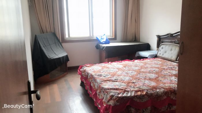 华侨花苑 4室1厅2卫 140m&sup2;