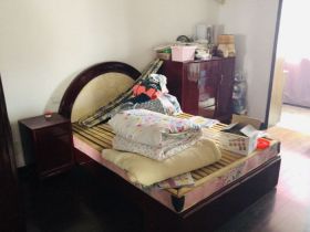 前景花苑 3室2厅1卫 131m&sup2;