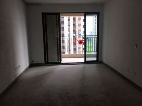 绿地新里城 3室2厅2卫 106m&sup2;
