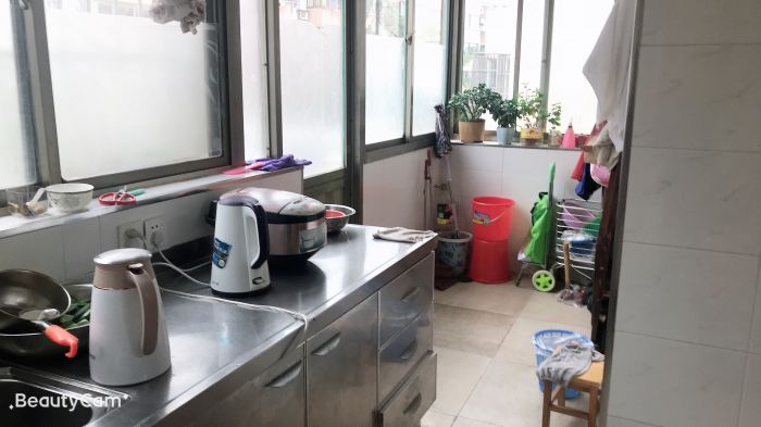 华侨花苑 3室2厅2卫 150m&sup2;