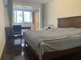 朝晖花园 4室2厅2卫 242m&sup2;