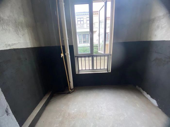 顺发御园 4室2厅4卫 249m&sup2;