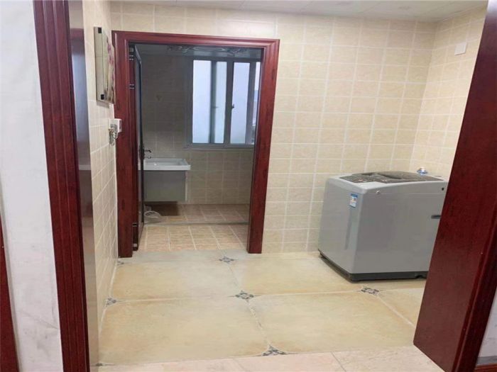 三里墩花苑 1室1厅1卫 61m&sup2;
