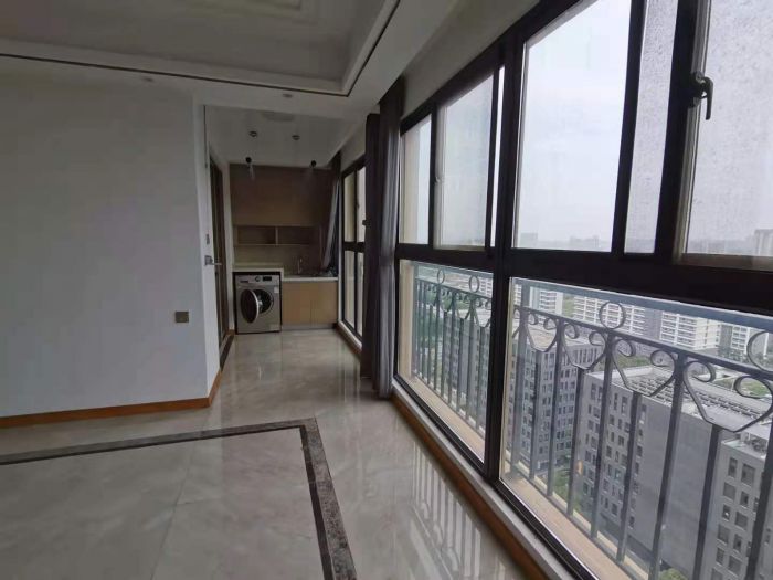 中南世纪花城三期 3室1厅1卫 178m&sup2;