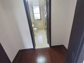 云樾东方 3室2厅2卫 136m&sup2;