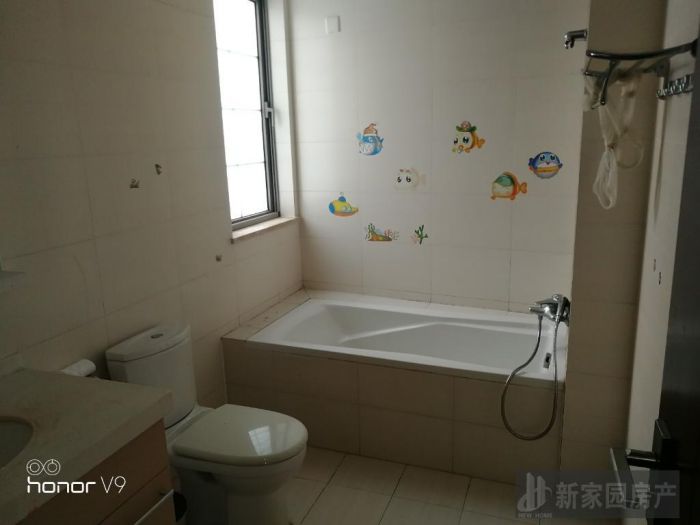 优山美地花园 3室2厅2卫 141m&sup2;