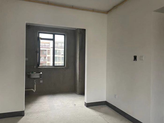 绿地新里城 3室2厅2卫 106m&sup2;