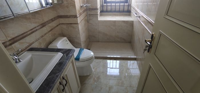 中海铂樾府 4室2厅2卫 175m&sup2;