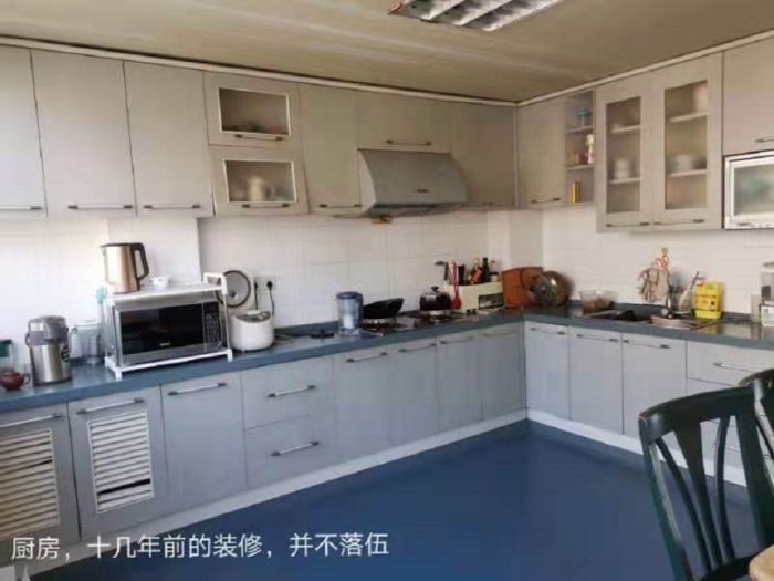 黎明花园 6室2厅2卫 210m&sup2;