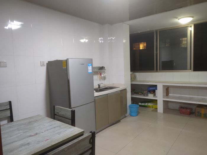 新胜花苑 5室2厅1卫 125m&sup2;