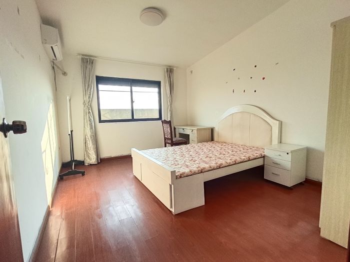 紫东南苑 6室2厅2卫 130m&sup2;