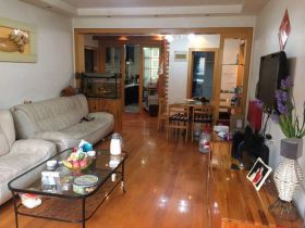 桃坞路服饰城 4室2厅2卫 136m&sup2;