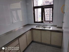 华强城 3室2厅2卫 130m&sup2;