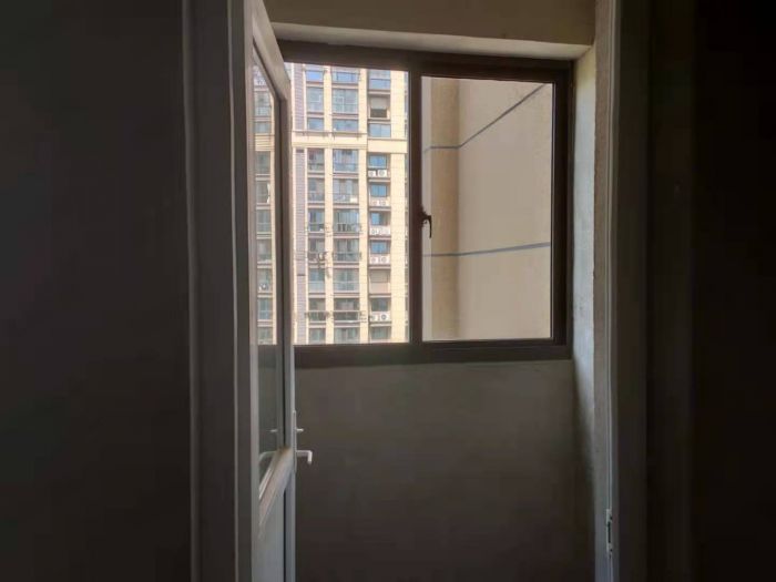 紫东南苑南区 3室2厅1卫 122m&sup2;