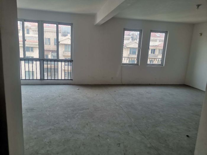 军山花园 4室2厅3卫 300m&sup2;