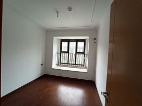 富力半岛花园 4室2厅2卫 142m&sup2;
