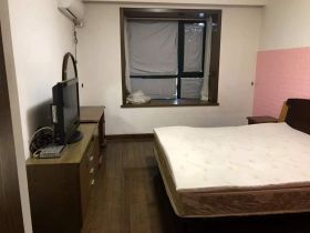 都市华城 4室2厅3卫 210m&sup2;