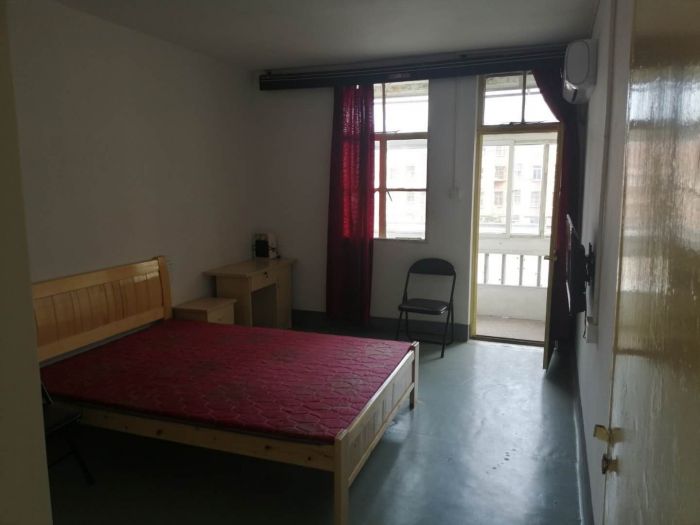 公园二村 1室1厅1卫 50m&sup2;