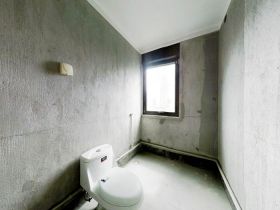 万濠山庄 3室2厅2卫 143m&sup2;