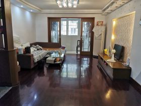 海港新村 3室2厅2卫 135.8m&sup2;