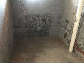 外滩小区 5室3厅2卫 222m²