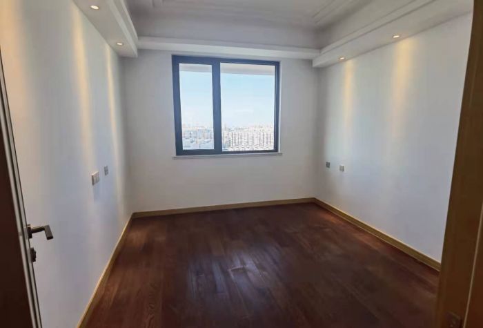 中南世纪花城三期 3室2厅2卫 137m&sup2;
