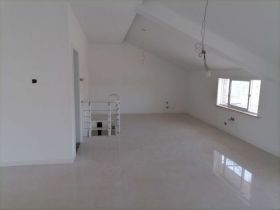 濠西园 6室3厅3卫 150m&sup2;
