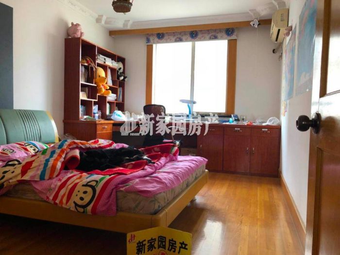虹桥北村 3室2厅1卫 133.6m&sup2;