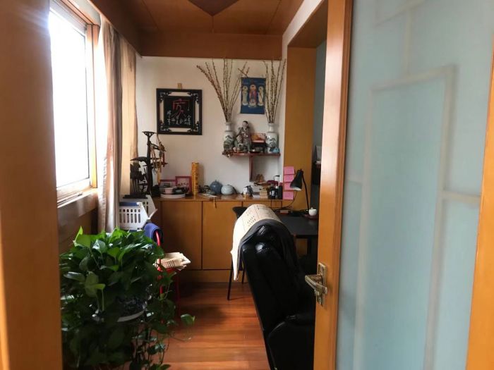 黎明花园 4室2厅2卫 182.56m&sup2;