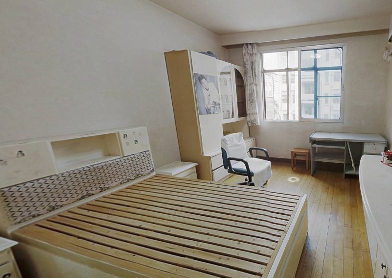 城港新村 3室1厅1卫 71m&sup2;