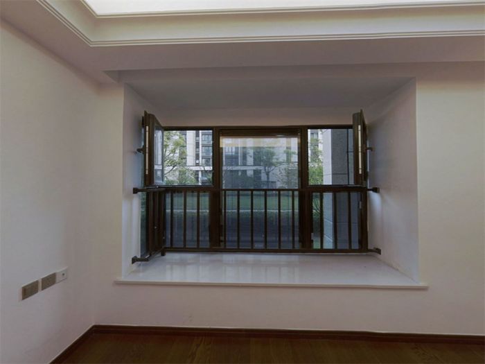 雍华府 3室2厅2卫 135m&sup2;