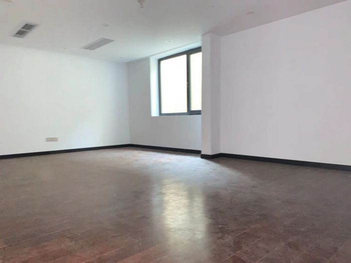 军山花园 3室3厅2卫 137m&sup2;