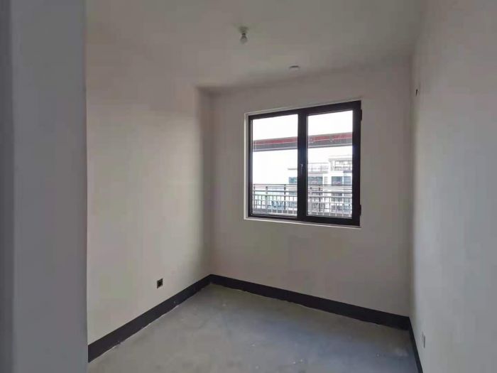 绿地新里城 3室1厅1卫 91m&sup2;